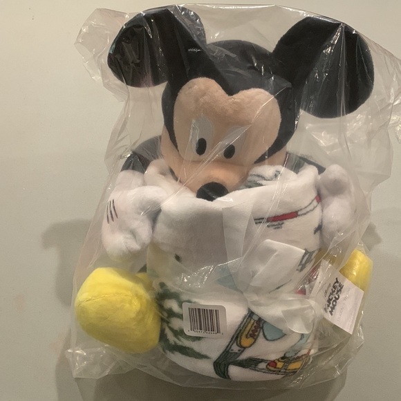 Mickey Mouse pillow buddy and throw blanket set - Picture 3 of 9